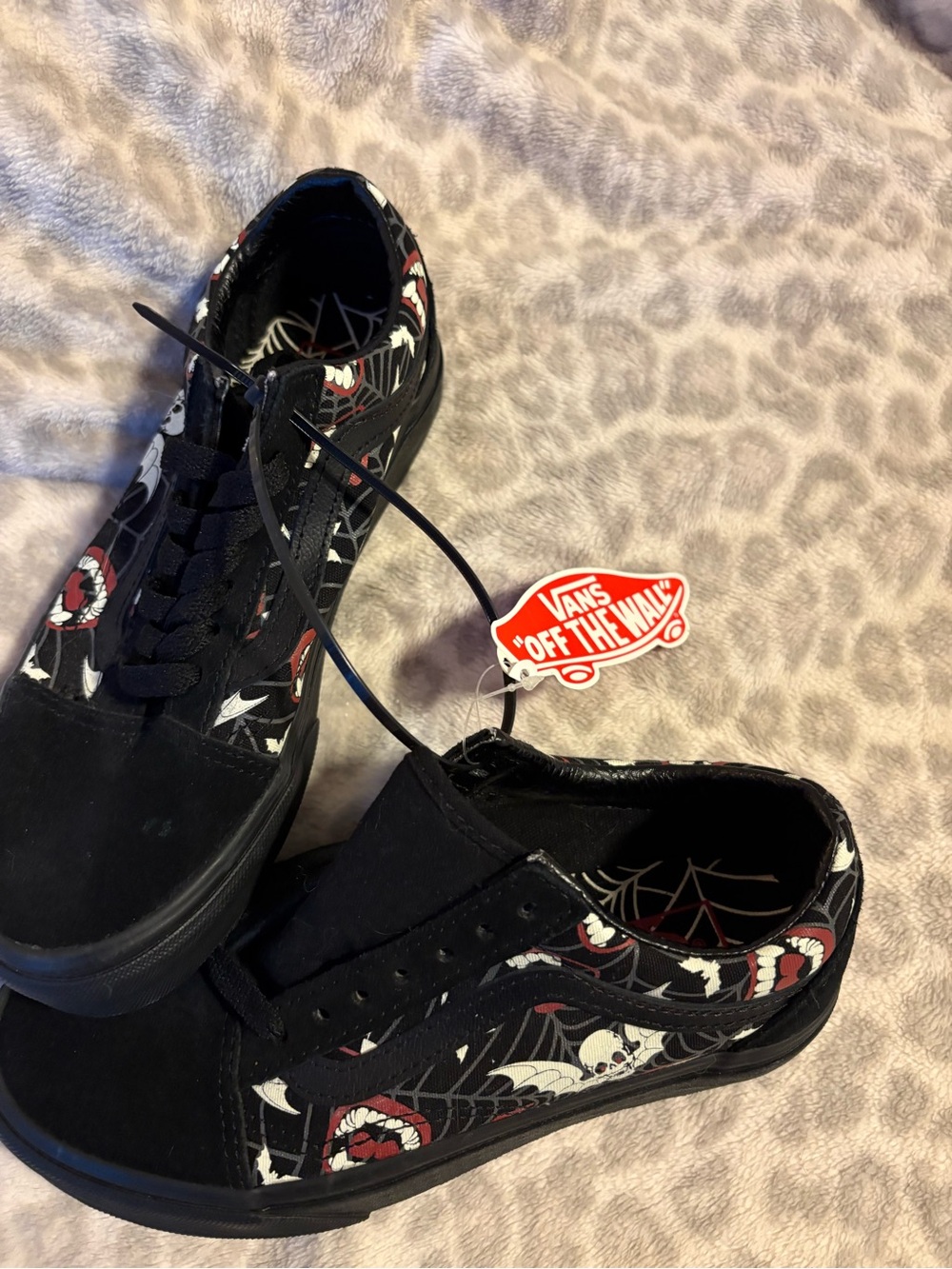 Vans Black Spider Web & Skull Low-Top Sneakers, Size 5.